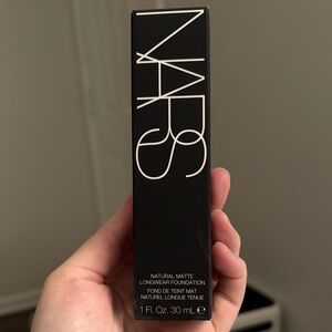 NARS Natural Matte Longwear Foundation
